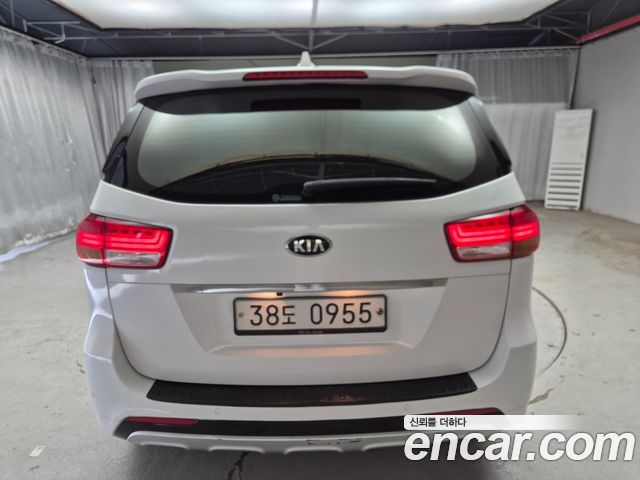 Kia Carnival 9-seater Luxury — пробег 171021 км
