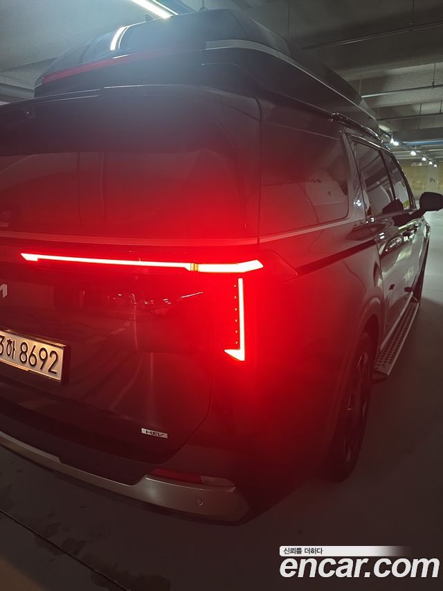 Kia Carnival HEV 9-Seater Hi-Limousine Signature — пробег 50000 км