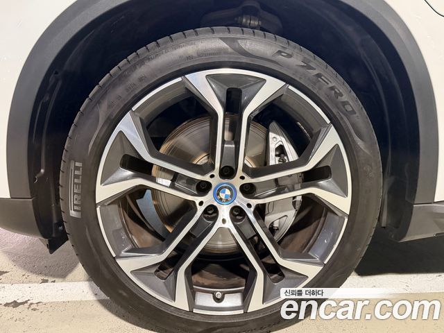 BMW X5 xDrive 50e xLine — пробег 14 028 км — фото 5 из 5