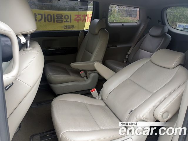 Kia Carnival 9-seater Prestige — пробег 209564 км