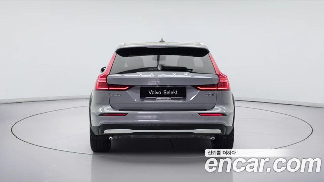 Volvo V60 B5 Ultimate AWD — пробег 22170 км