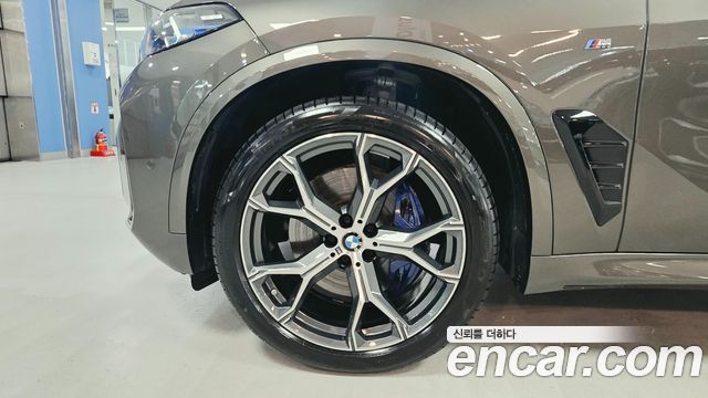 BMW X5 xDrive 40i M Sport — пробег 4387 км