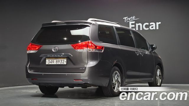 Toyota Sienna из Кореи Encar