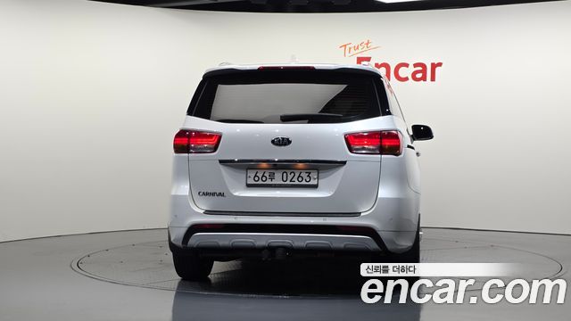 Kia Carnival из Кореи Encar