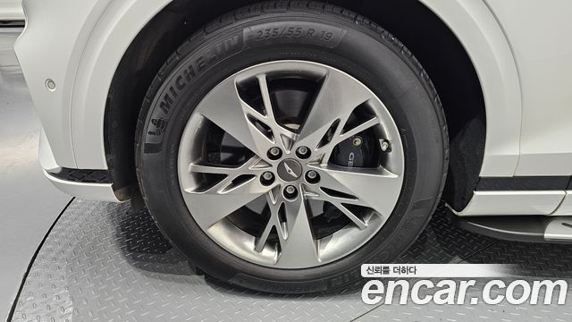 Genesis GV70 2.2 Diesel AWD — пробег 104561 км