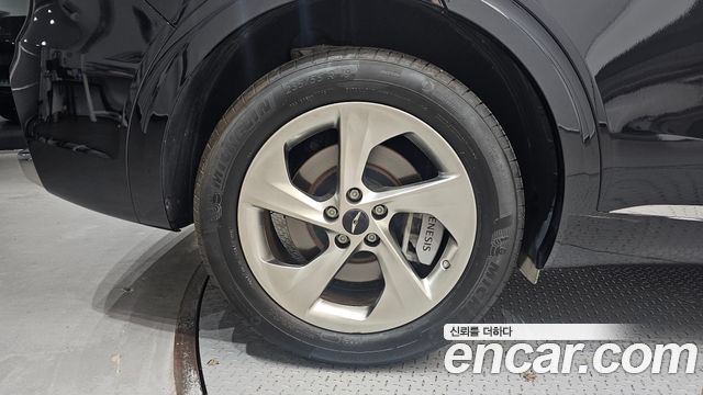 Genesis GV70 2.5T Gasoline AWD — пробег 10624 км