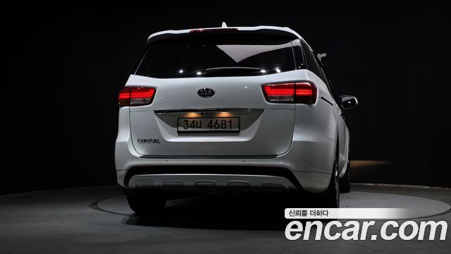 Kia Carnival из Кореи Encar