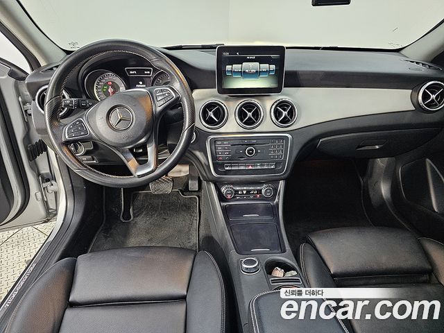 Mercedes-Benz GLA-Class GLA200 d — пробег 124731 км