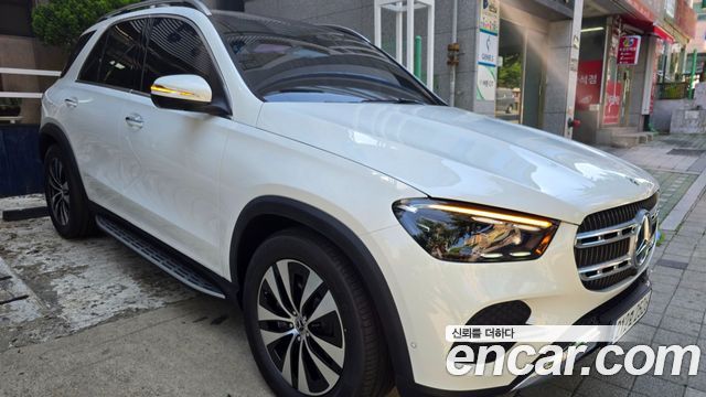 Mercedes-Benz GLE-Class GLE450 4MATIC — пробег 900 км — фото 2 из 5