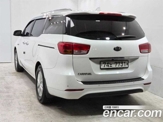 Kia Carnival из Кореи Encar