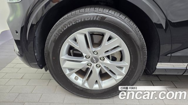 Genesis GV70 2.5T Gasoline 2WD — пробег 33687 км