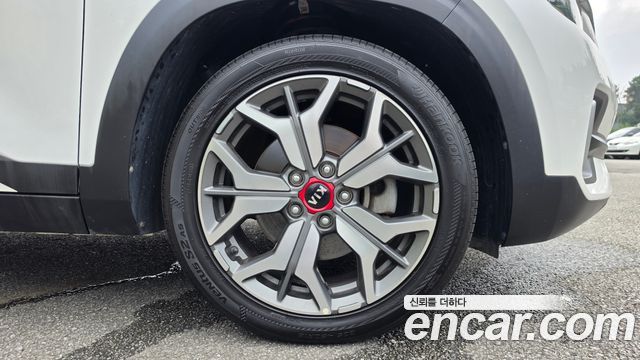 Kia Seltos из Кореи Encar