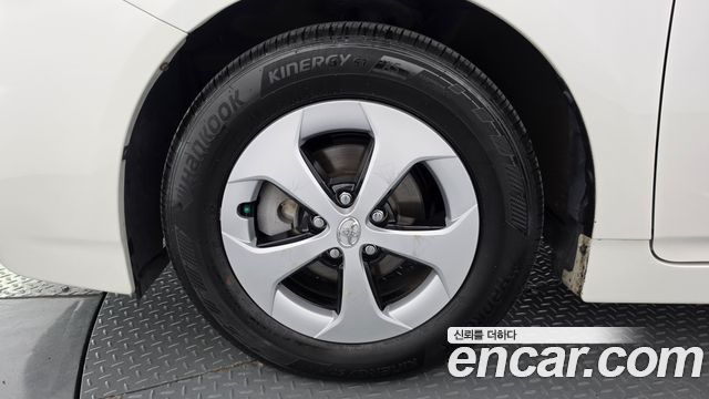 Toyota Prius из Кореи Encar