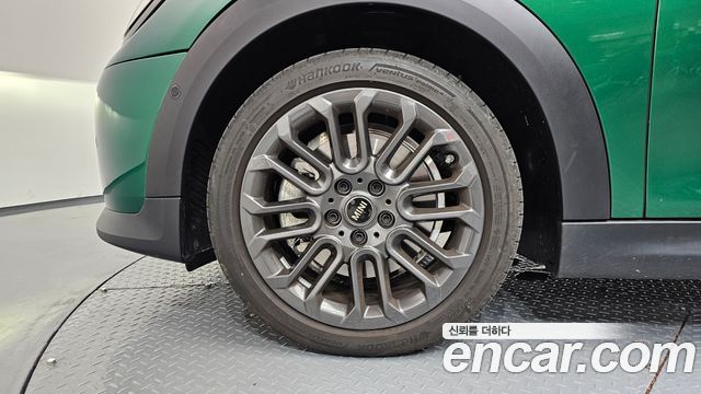 Mini Cooper Essential — пробег 2 737 км — фото 5 из 5