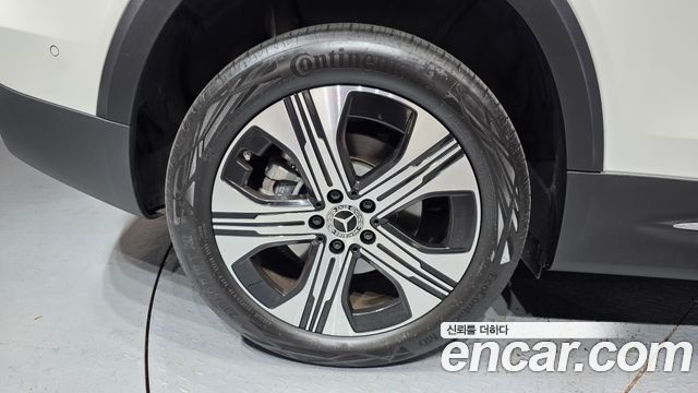 Mercedes-Benz EQB EQB300 4MATIC Progressive — пробег 13 473 км