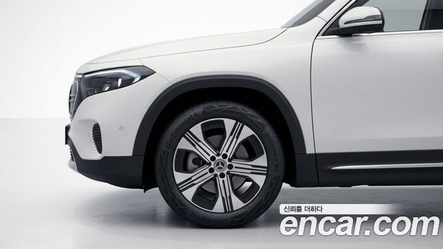 Mercedes-Benz EQB EQB300 4MATIC Progressive — пробег 2 824 км