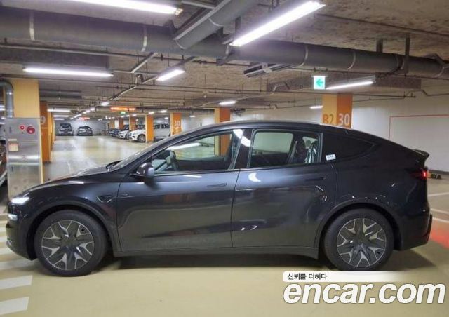 Tesla Model Y L Long Range AWD — пробег 1 км — фото 5 из 5