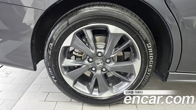Honda Odyssey 3.5 5th 2022 — пробег 17 348 км