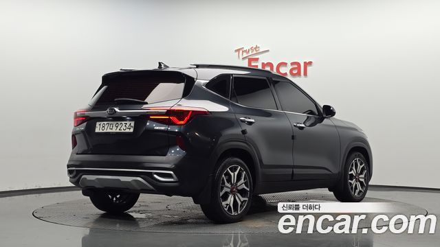Kia Seltos из Кореи Encar