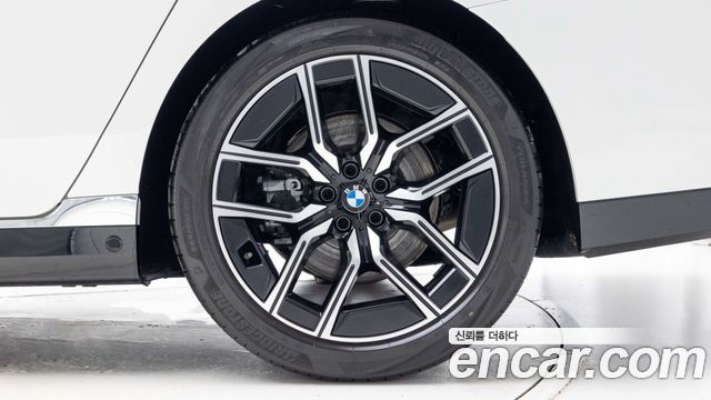 BMW 7-Series 740i xDrive M Sport — пробег 5 700 км — фото 5 из 5
