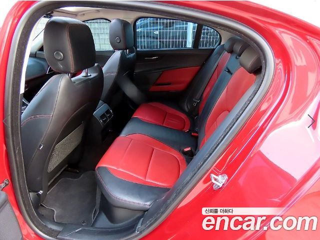 Jaguar XE 20d R-Sport — пробег 112619 км