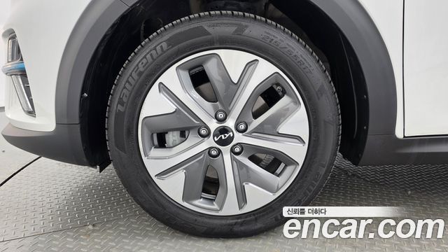 Kia Niro Prestige — пробег 40 223 км — фото 5 из 5