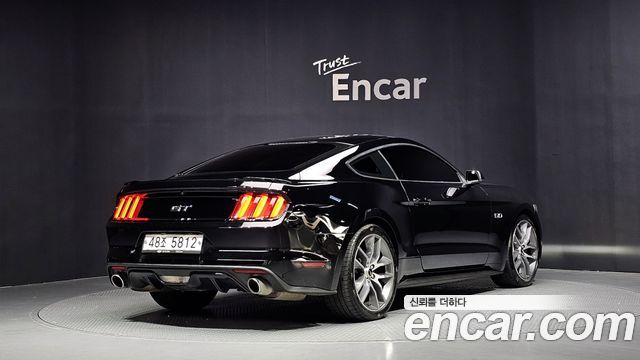 Ford Mustang GT Coupe — пробег 128 050 км — фото 2 из 5