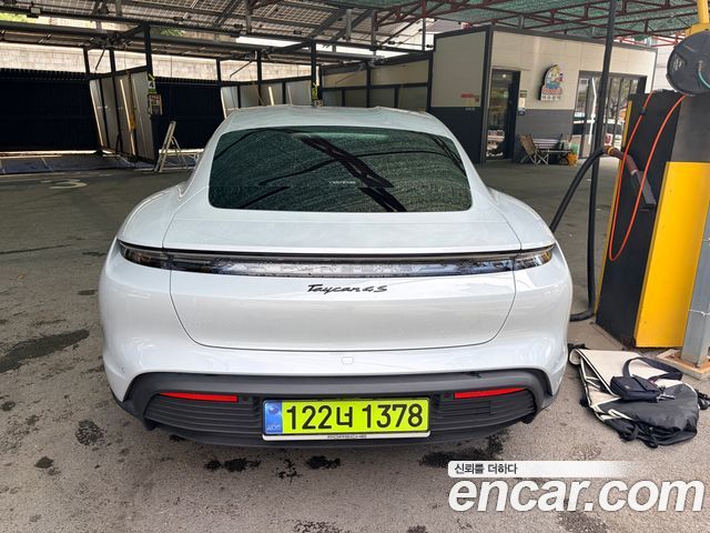 Porsche Taycan 4S — пробег 21 500 км — фото 4 из 5