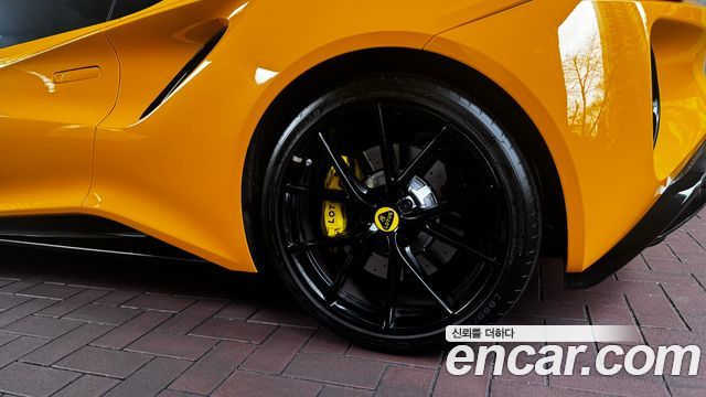 Lotus Emira 2.0 — пробег 4000 км