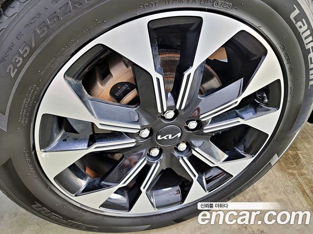 Kia Carnival Gasoline 9-Seater Prestige — пробег 108000 км