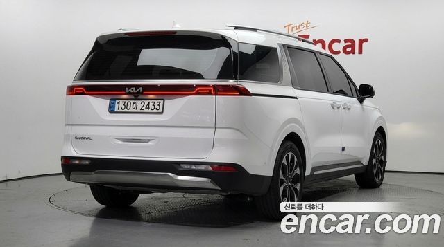 Kia Carnival Gasoline 9-Seater Signature — пробег 97 996 км — фото 2 из 5