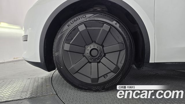 Tesla Model Y RWD — пробег 48 016 км — фото 5 из 5