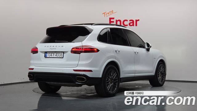Porsche Cayenne 3.0 Diesel Platium Edition 958 — пробег 93 142 км — фото 2 из 5