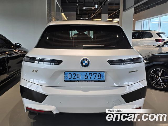 BMW iX xDrive40 First Edition — пробег 44 030 км — фото 4 из 5