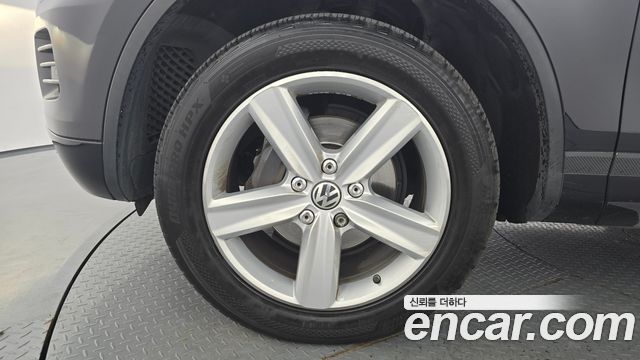 Volkswagen Touareg V6 3.0 TDI Bluemotion 7P5 — пробег 127 176 км