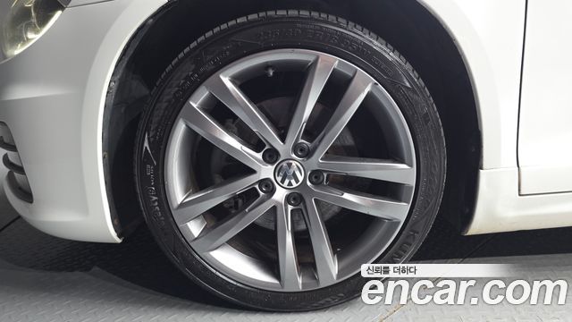 Volkswagen Scirocco 2.0 TDI R-Line — пробег 174 180 км