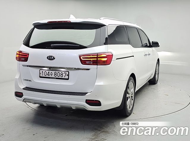 Kia Carnival из Кореи Encar