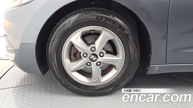 Hyundai AVANTE 1.6 e-VGT SMART — пробег 171 855 км