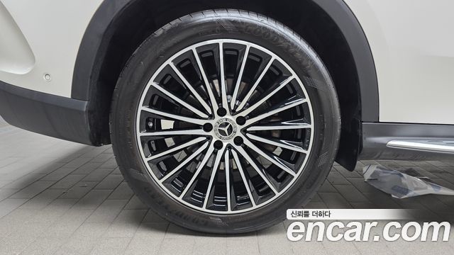 Mercedes-Benz GLC-Class GLC300 4MATIC AMG Line — пробег 55 723 км — фото 5 из 5