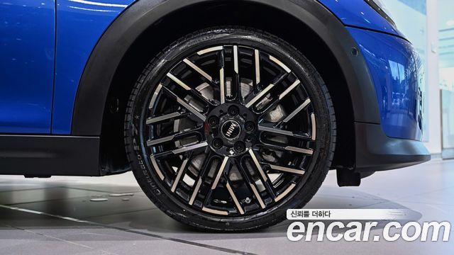 Mini Cooper Favoured — пробег 6 546 км