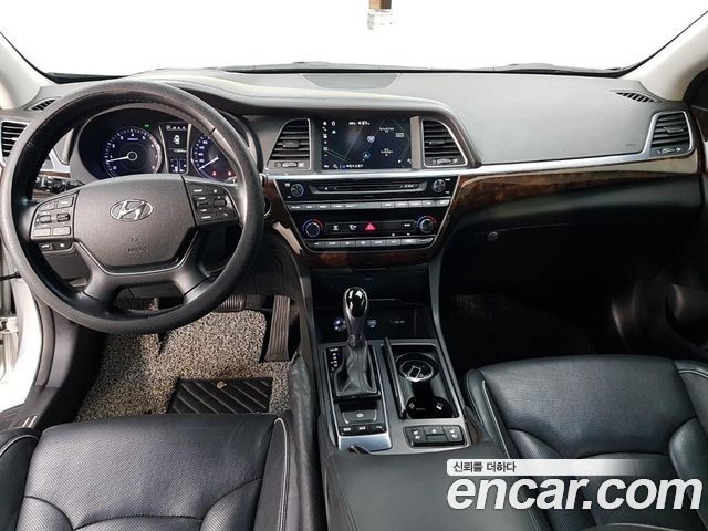Hyundai Aslan из Кореи Encar