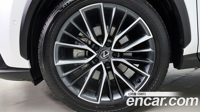 Lexus NX из Кореи Encar