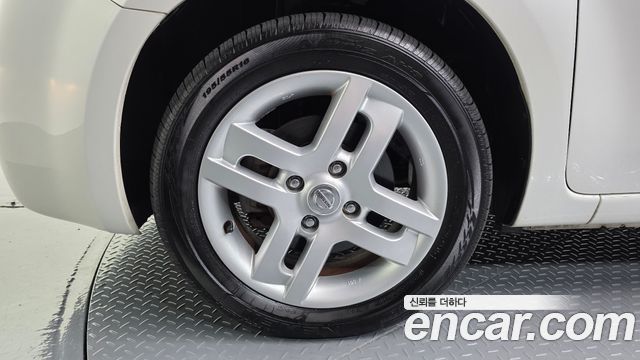 Nissan Cube 1.8 SL Z12 — пробег 69 019 км