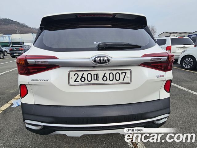Kia Seltos из Кореи Encar