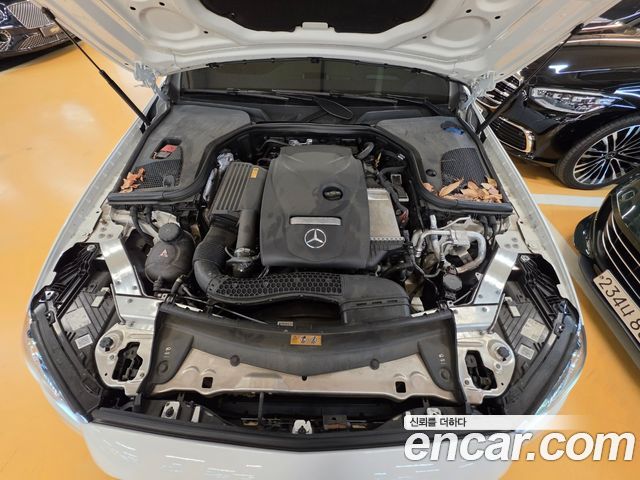 Mercedes-Benz E-Class E250 AMG Line — пробег 17 000 км — фото 4 из 5