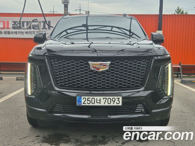 Cadillac Escalade 6.2 ESV ESV Sports Platinum — пробег 11 300 км