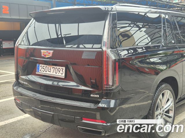 Cadillac Escalade 6.2 ESV ESV Sports Platinum — пробег 11 300 км