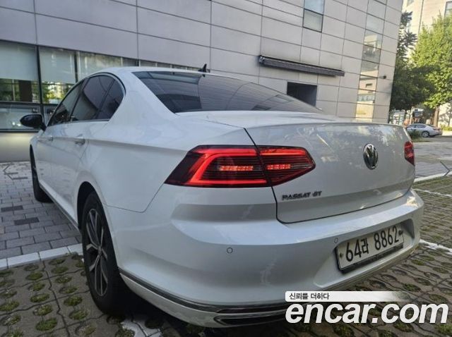 Volkswagen Passat 2.0 TDI Premium — пробег 83 965 км