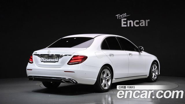 Mercedes-Benz E-Class из Кореи Encar