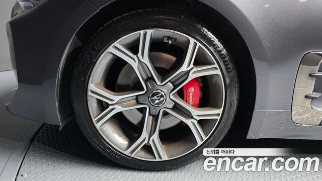 Kia Stinger 2.0 Turbo AWD Platinum — пробег 86 004 км — фото 5 из 5